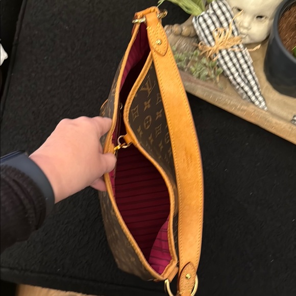π― Authentic Louis Vuitton Delightful & Pivione Monogram Shoulder Bag - Picture 9 of 17